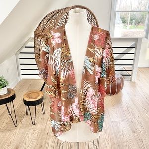 NWT XL Antthony brown, pink, blue animal, floral, print, colorful kimono
